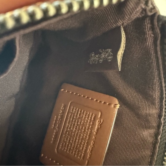 Coach Corner Zip Wristlet Minnie Mouse design Disney x Coach collaboration - Picture 5 of 5